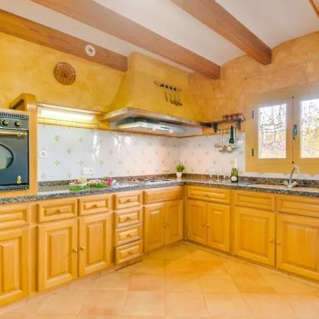 بيت للعطل Holiday Sleeps 8 With Pool Air Con And Wifi *