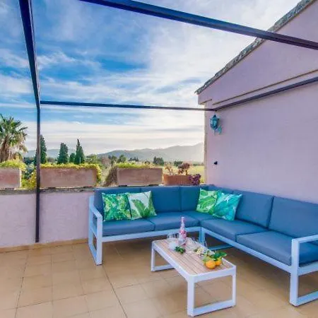 Holiday Sleeps 8 With Pool Air Con And Wifi *