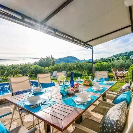 Holiday Sleeps 8 With Pool Air Con And Wifi * بويينسا