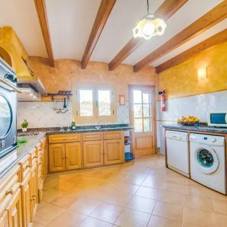 Holiday Sleeps 8 With Pool Air Con And Wifi بيت للعطل بويينسا