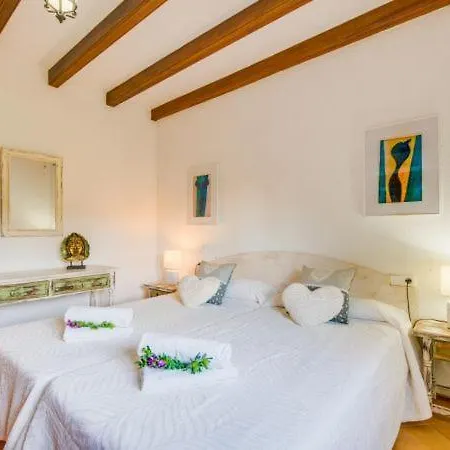 Holiday Sleeps 8 With Pool Air Con And Wifi *