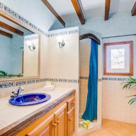 بيت للعطل Holiday Sleeps 8 With Pool Air Con And Wifi