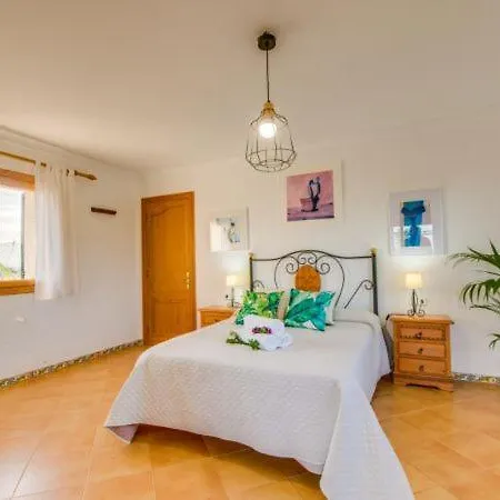 بيت للعطل Holiday Sleeps 8 With Pool Air Con And Wifi بويينسا